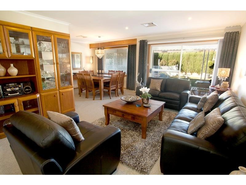 25 Devaney Ave, Glenmore Park NSW 2745