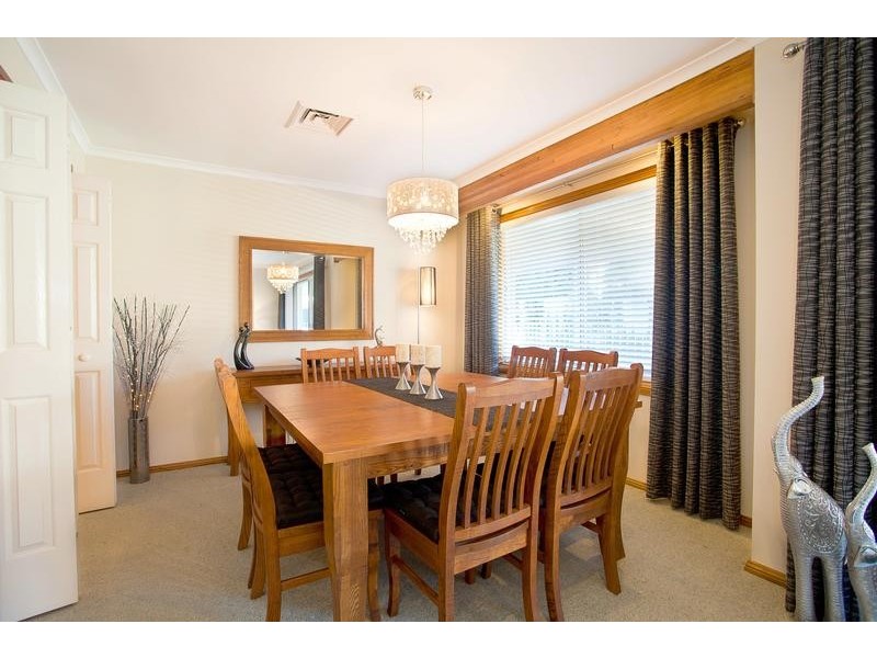 25 Devaney Ave, Glenmore Park NSW 2745
