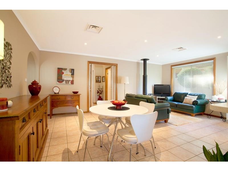 25 Devaney Ave, Glenmore Park NSW 2745