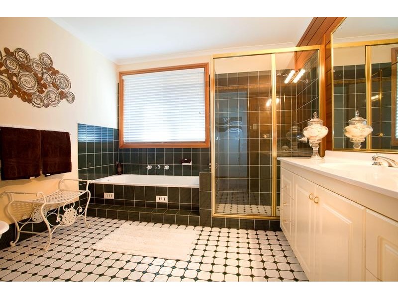25 Devaney Ave, Glenmore Park NSW 2745