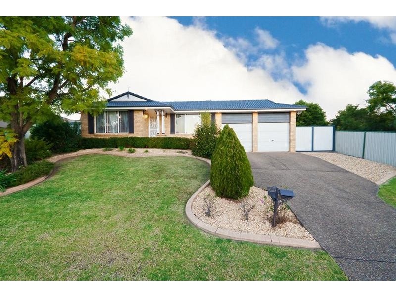 8 Allison Drive, Glenmore Park NSW 2745