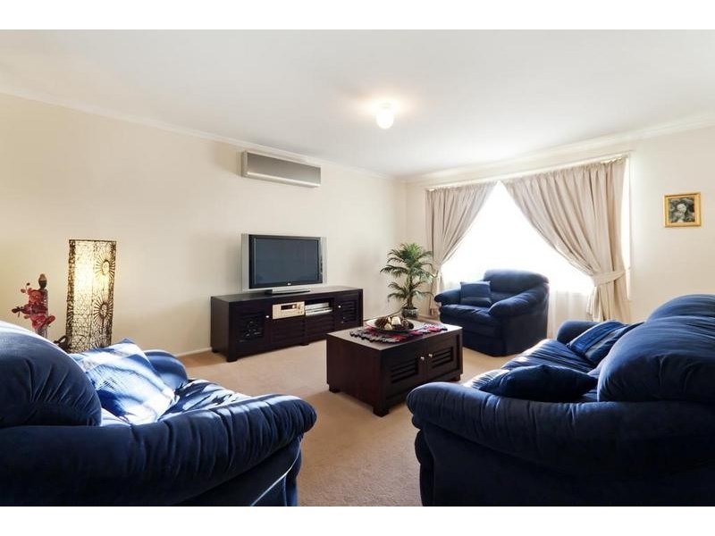 8 Allison Drive, Glenmore Park NSW 2745