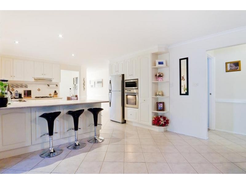 8 Allison Drive, Glenmore Park NSW 2745