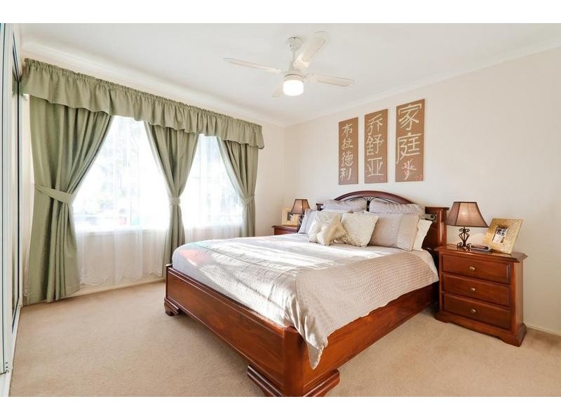 8 Allison Drive, Glenmore Park NSW 2745