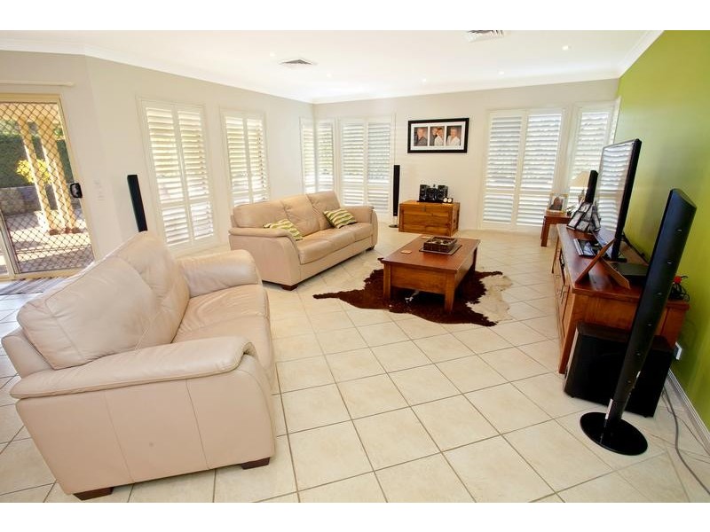 4 Riddell Close, Glenmore Park NSW 2745