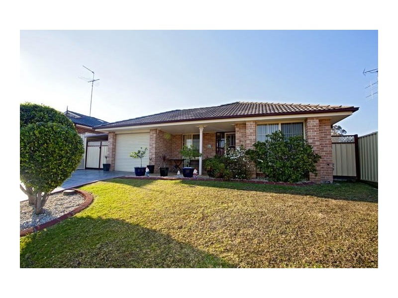 24 Dunna Place, Glenmore Park NSW 2745