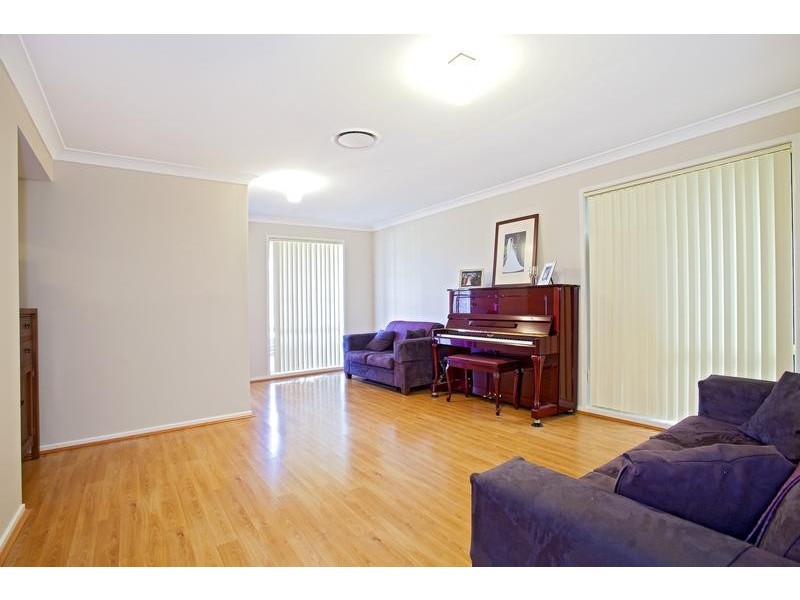 24 Dunna Place, Glenmore Park NSW 2745