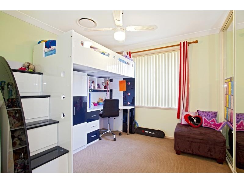 24 Dunna Place, Glenmore Park NSW 2745