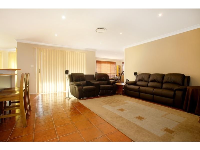 13 Wattlebird Crescent, Glenmore Park NSW 2745