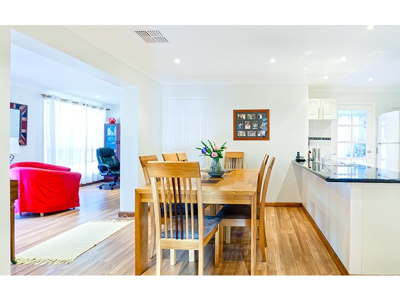 25 Linara Circuit, Glenmore Park NSW 2745