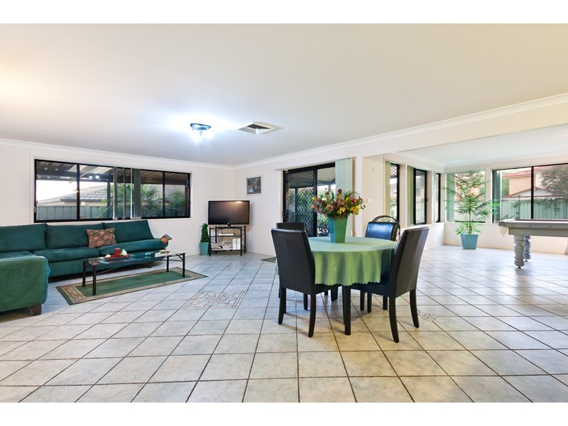 20 Thornbill Crescent, Glenmore Park NSW 2745