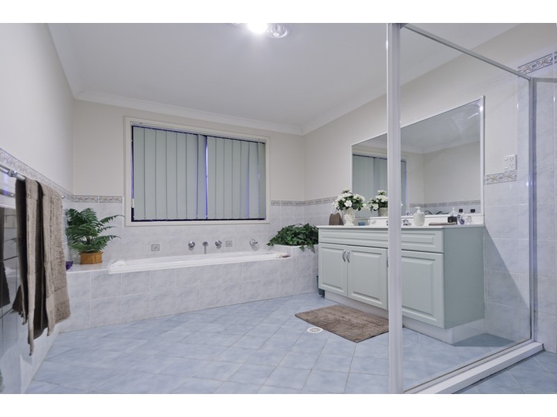 20 Thornbill Crescent, Glenmore Park NSW 2745