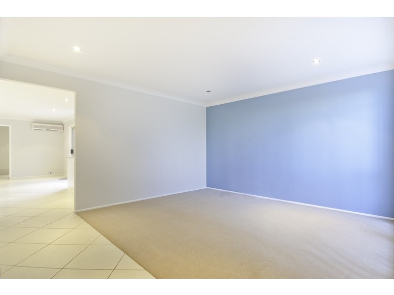 8 Kookaburra Crescent, Glenmore Park NSW 2745