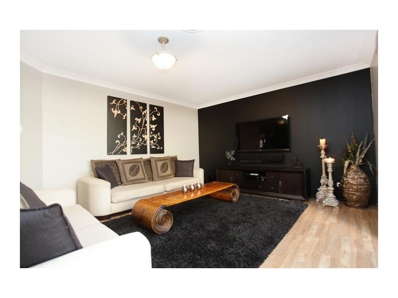 35 Knox Street, Glenmore Park NSW 2745