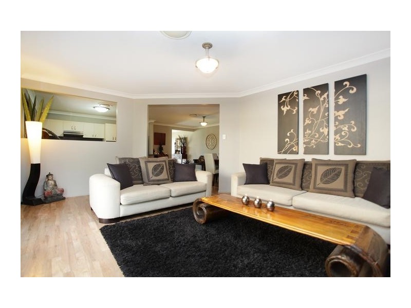 35 Knox Street, Glenmore Park NSW 2745