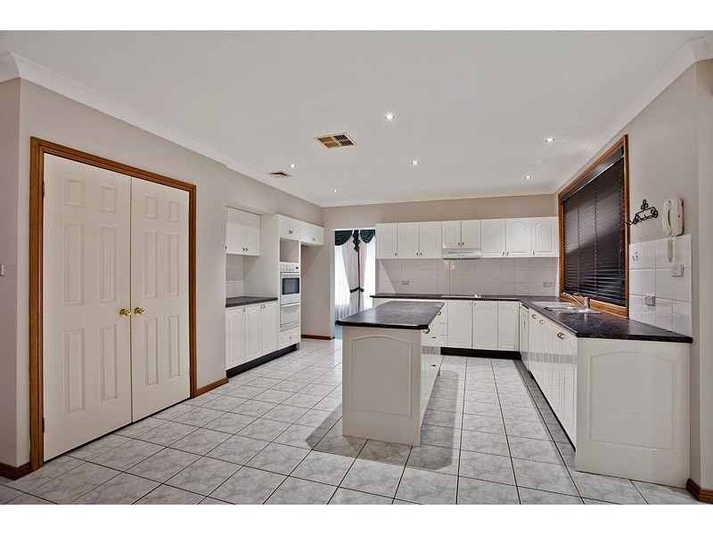 7 Devaney Avenue, Glenmore Park NSW 2745