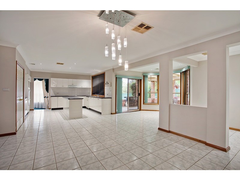 7 Devaney Avenue, Glenmore Park NSW 2745