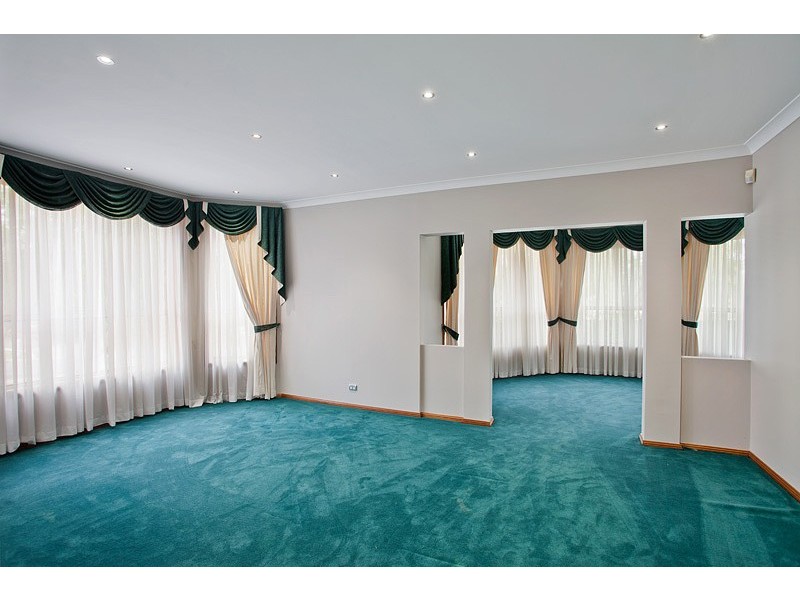 7 Devaney Avenue, Glenmore Park NSW 2745