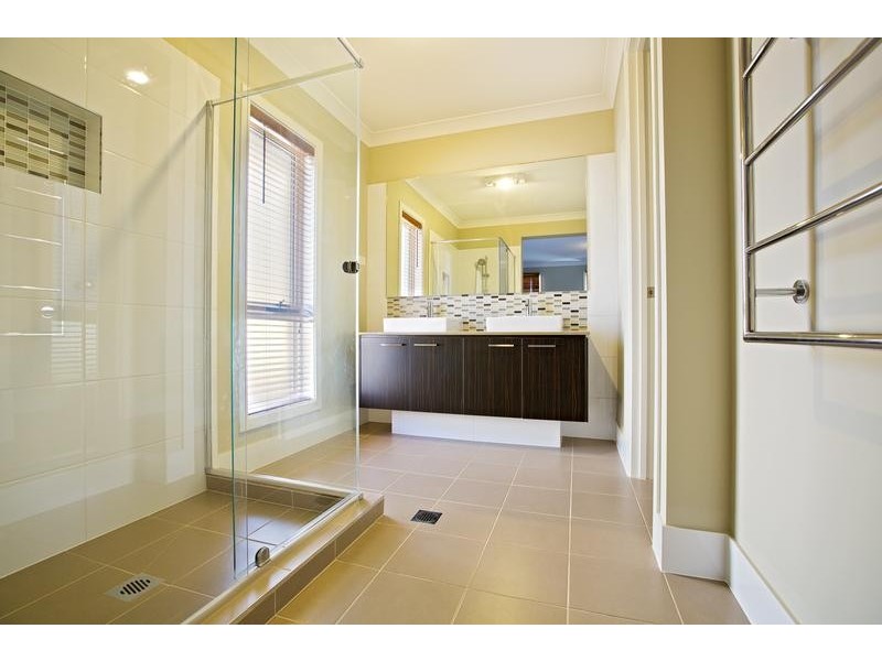 10 Domus Street, Glenmore Park NSW 2745