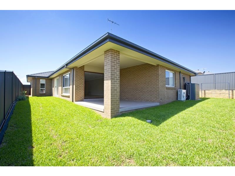10 Domus Street, Glenmore Park NSW 2745