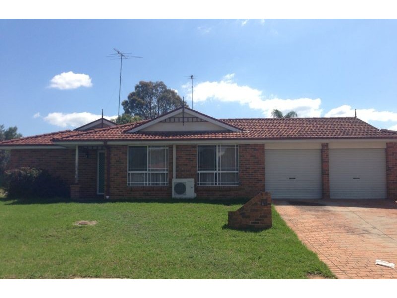 1 Scrubwren Close, Glenmore Park NSW 2745