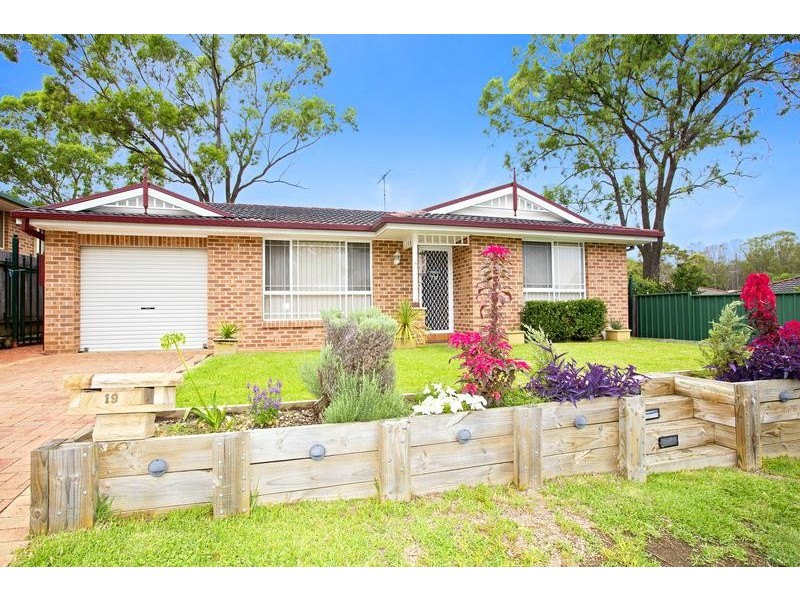19 Cowan Place, Glenmore Park NSW 2745