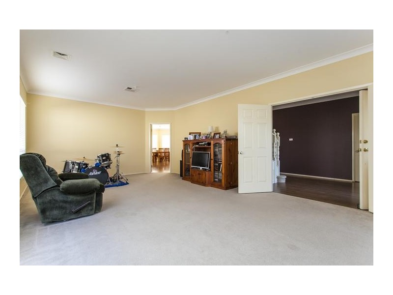 21 Barronfield Drive, Glenmore Park NSW 2745