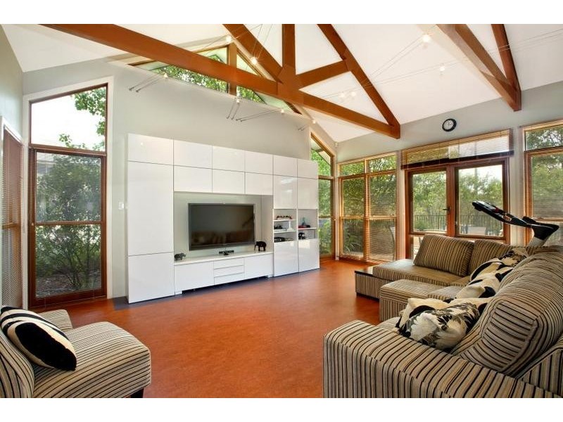 2 Cascade Avenue, Glenmore Park NSW 2745