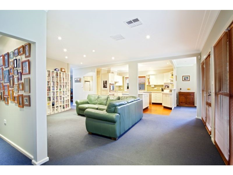 2 Cascade Avenue, Glenmore Park NSW 2745