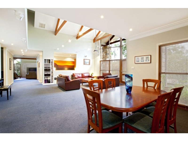 2 Cascade Avenue, Glenmore Park NSW 2745