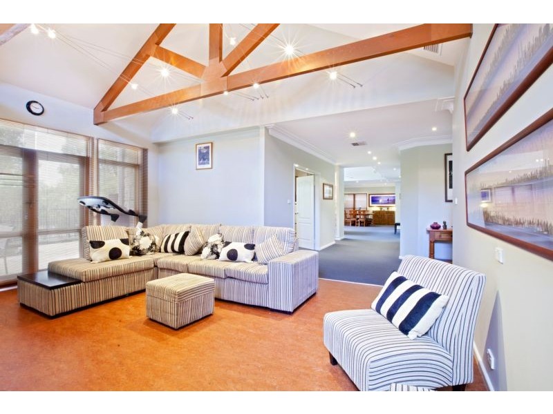 2 Cascade Avenue, Glenmore Park NSW 2745