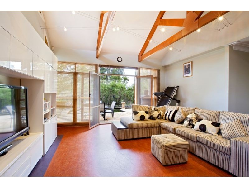 2 Cascade Avenue, Glenmore Park NSW 2745