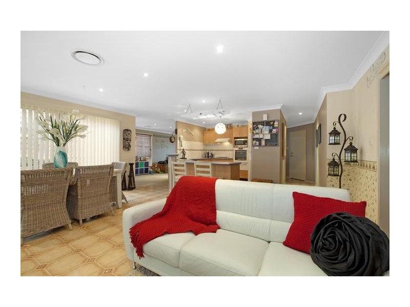 10 Butcherbird Place, Glenmore Park NSW 2745