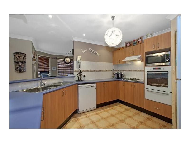 10 Butcherbird Place, Glenmore Park NSW 2745