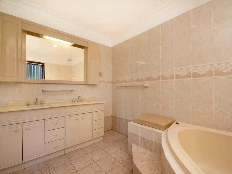 8 Pinetree Avenue, Cranebrook NSW 2749