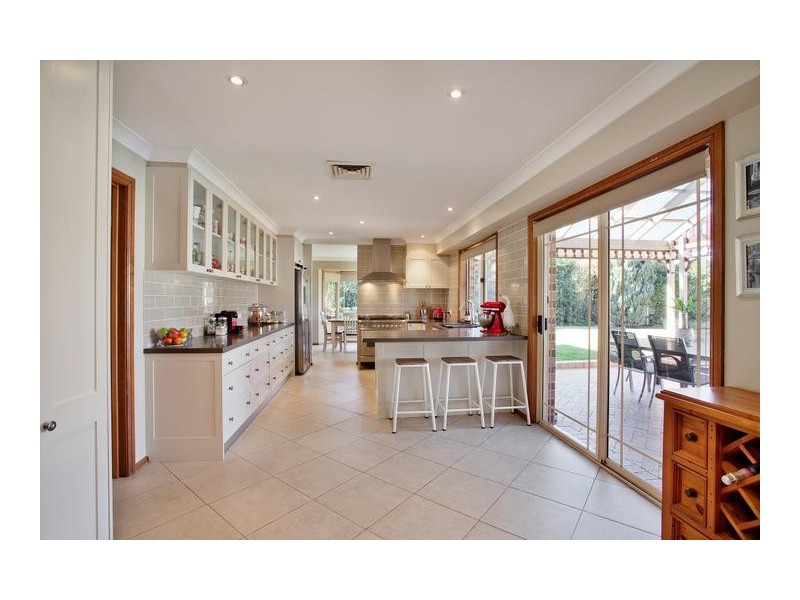 8 Neilson Close, Glenmore Park NSW 2745