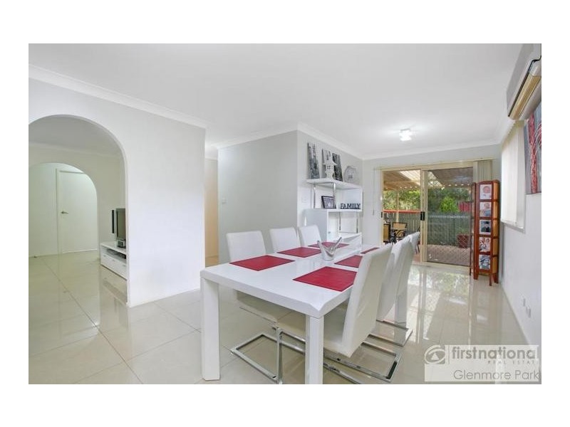 6 Cowan Place, Glenmore Park NSW 2745