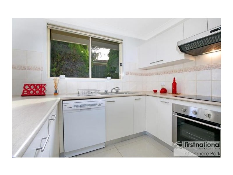 6 Cowan Place, Glenmore Park NSW 2745
