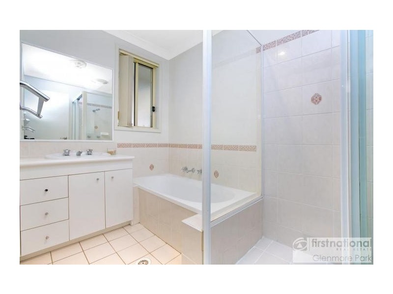 6 Cowan Place, Glenmore Park NSW 2745