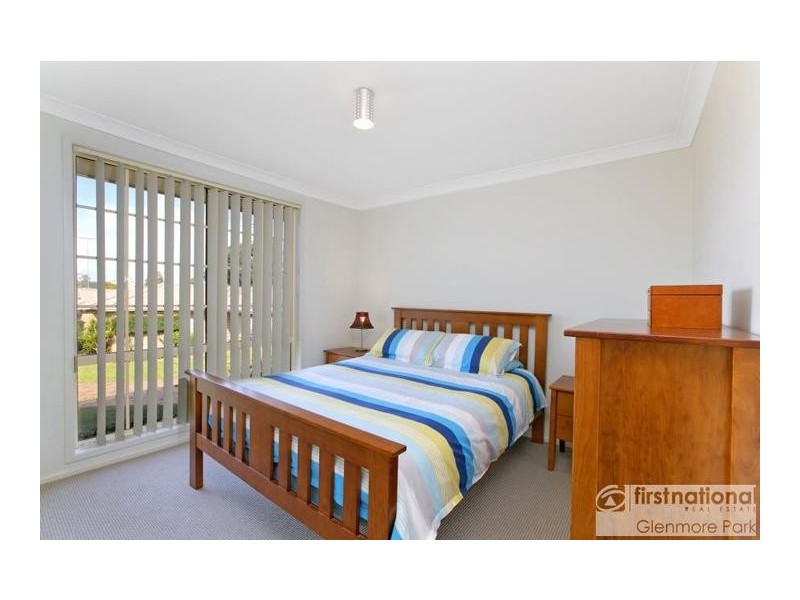 6 Cowan Place, Glenmore Park NSW 2745