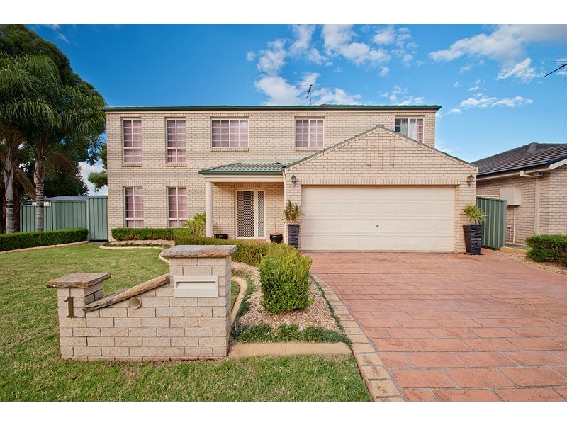 1 Baraba Close, Glenmore Park NSW 2745