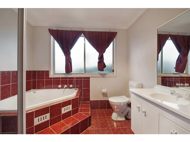 1 Baraba Close, Glenmore Park NSW 2745