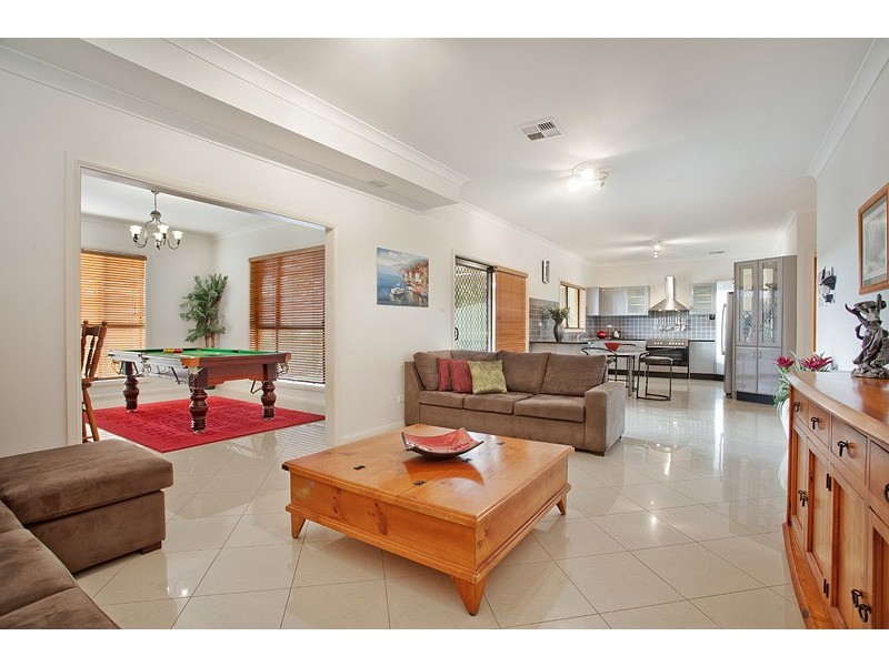 9 Bangaroo Avenue, Glenmore Park NSW 2745