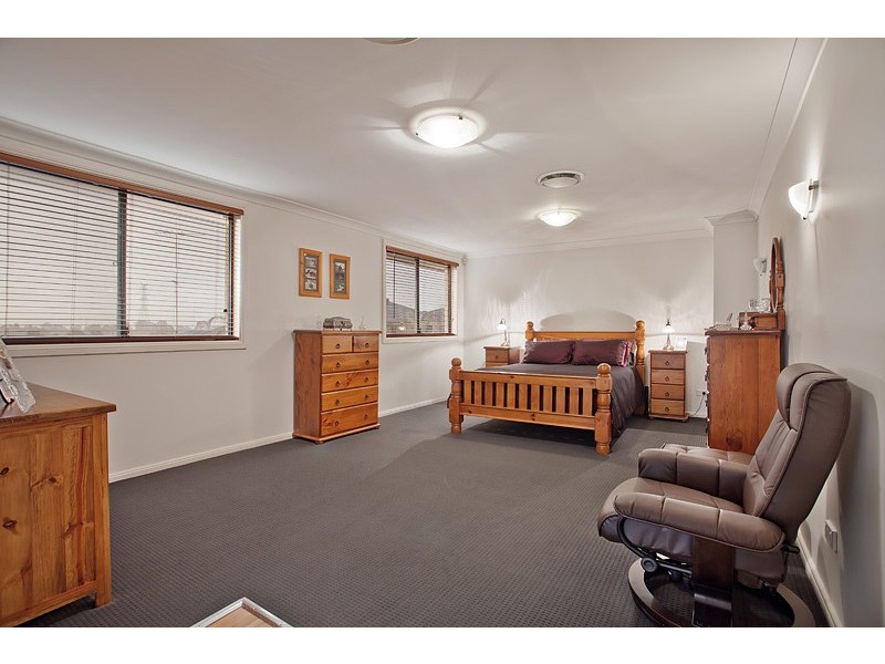 9 Bangaroo Avenue, Glenmore Park NSW 2745