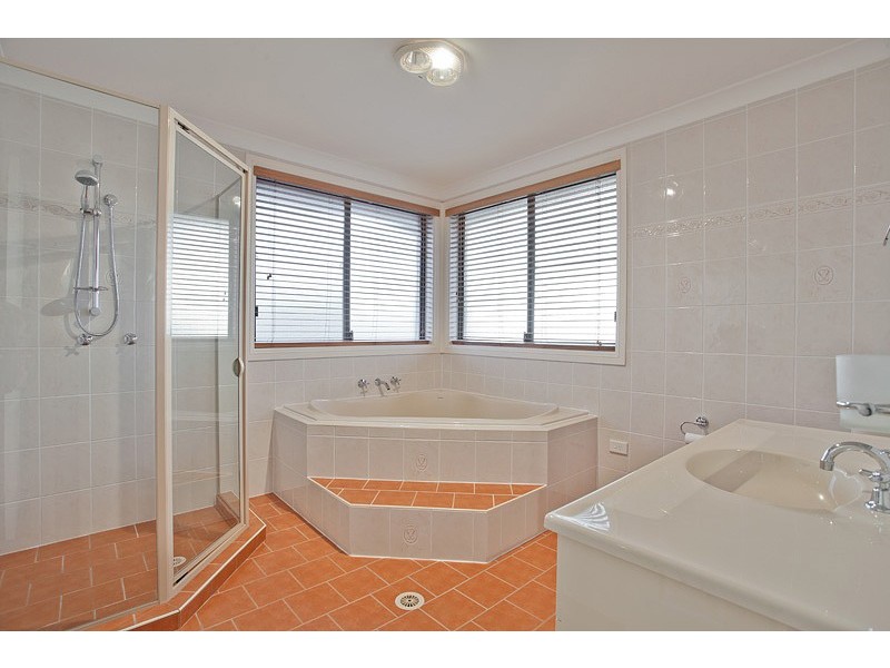 9 Bangaroo Avenue, Glenmore Park NSW 2745