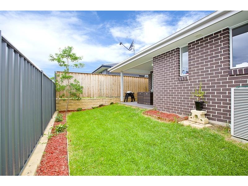 9 Sunrise Terrace, Glenmore Park NSW 2745