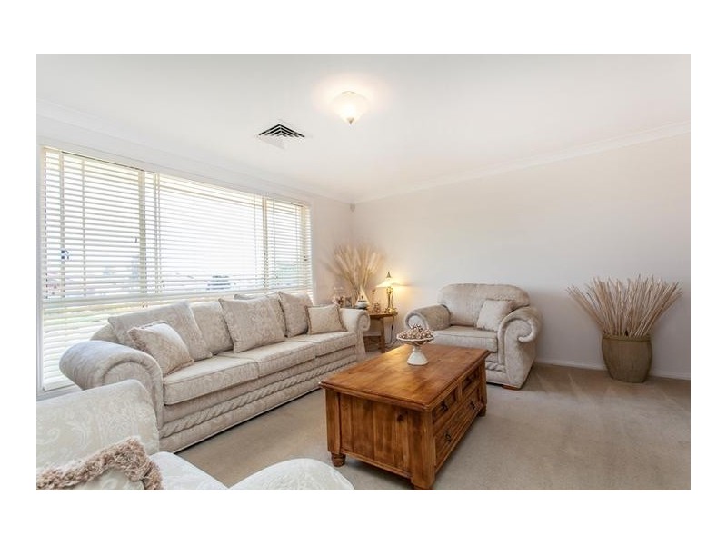 7 Winna Place, Glenmore Park NSW 2745