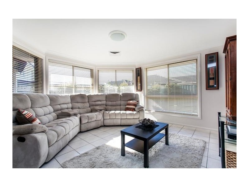 7 Winna Place, Glenmore Park NSW 2745