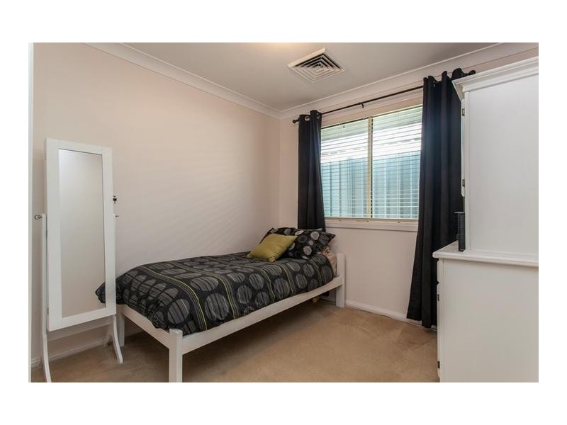 7 Winna Place, Glenmore Park NSW 2745