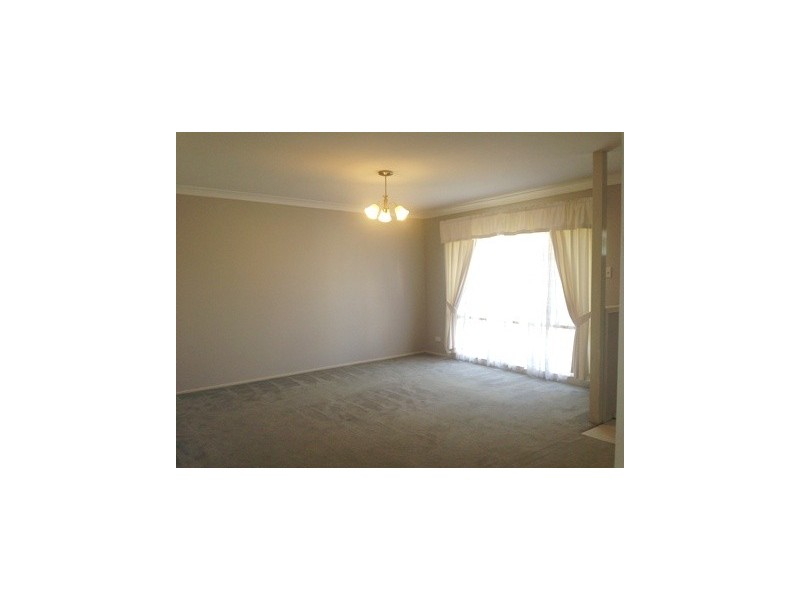 27 Wallan Avenue, Glenmore Park NSW 2745